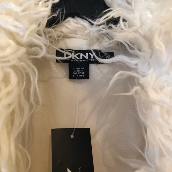 DKNY fur vest size L NWT !!! - Picture 2 of 3